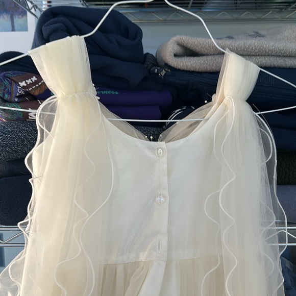 GIRLS WHITE GOWN (GRADUATION, CHRISTENING, BAT MITZVAH, WEDDINGS, EVENTS, ETC) - Picture 7 of 9